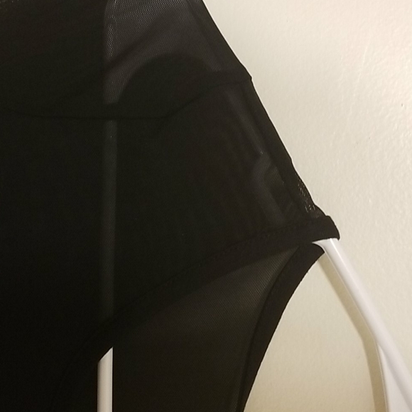 SEE THROUGH!! Top with pop out accessories - Picture 2 of 4